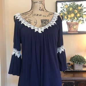 🌿G.Collection Cold Shoulder Top, SZ~M